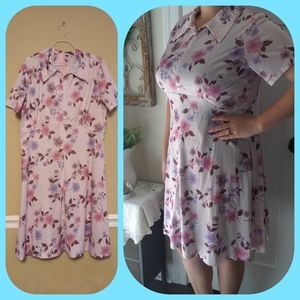 Plus Size Vintage 1970s Floral Dress